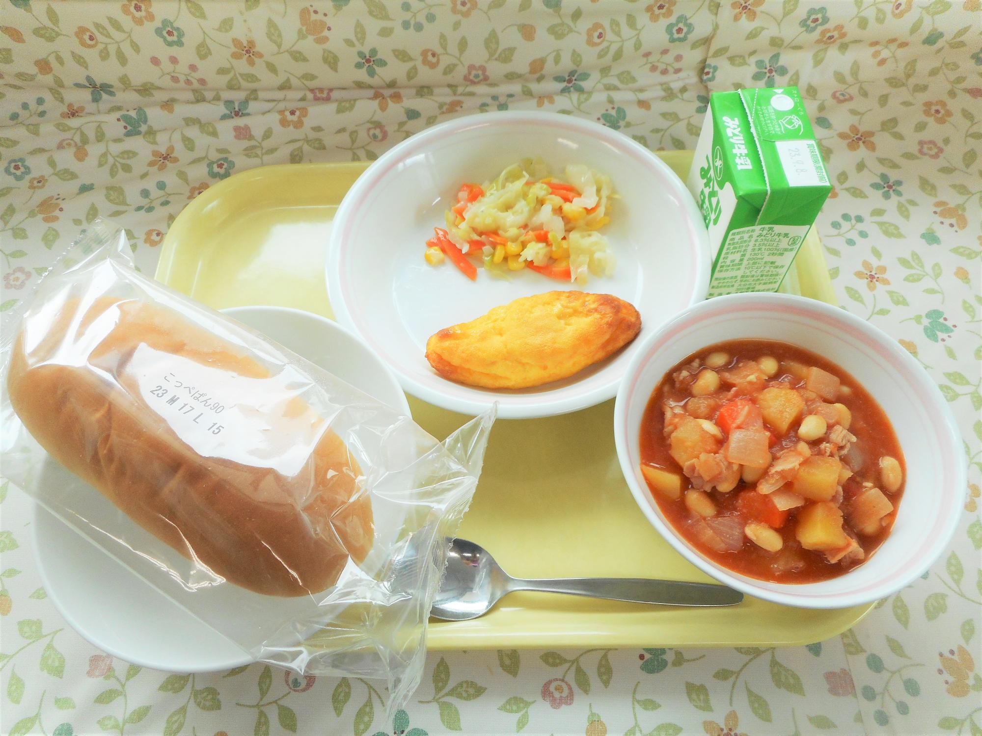 2023年8月30日の給食写真