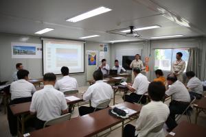 新庁舎の概要や免震構造の説明
