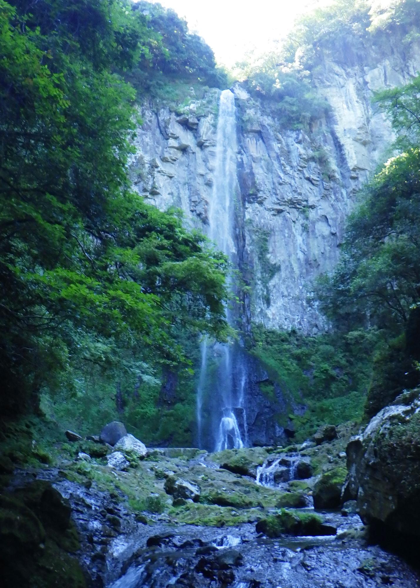 東椎屋の滝