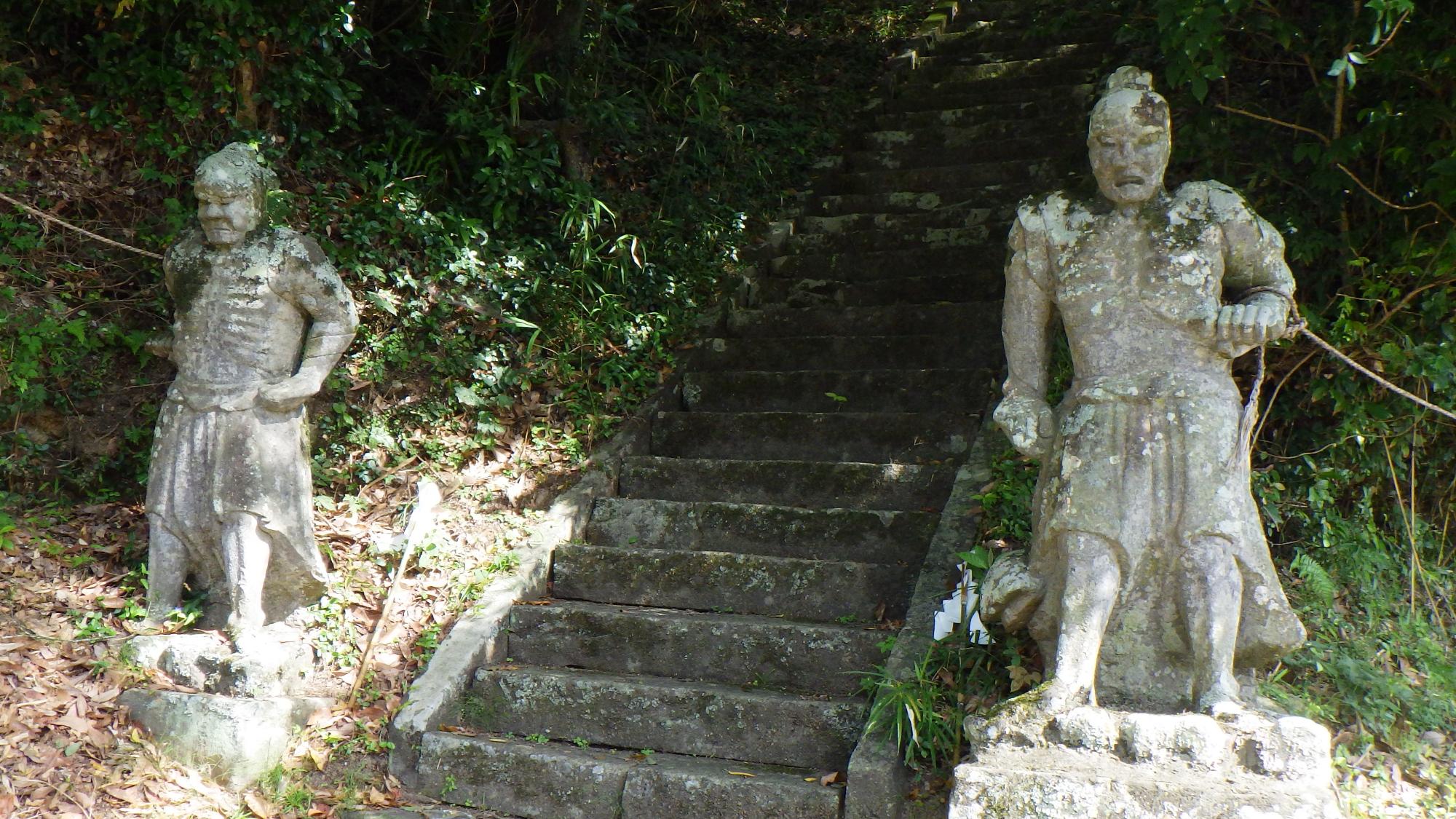 大年神社仁王像