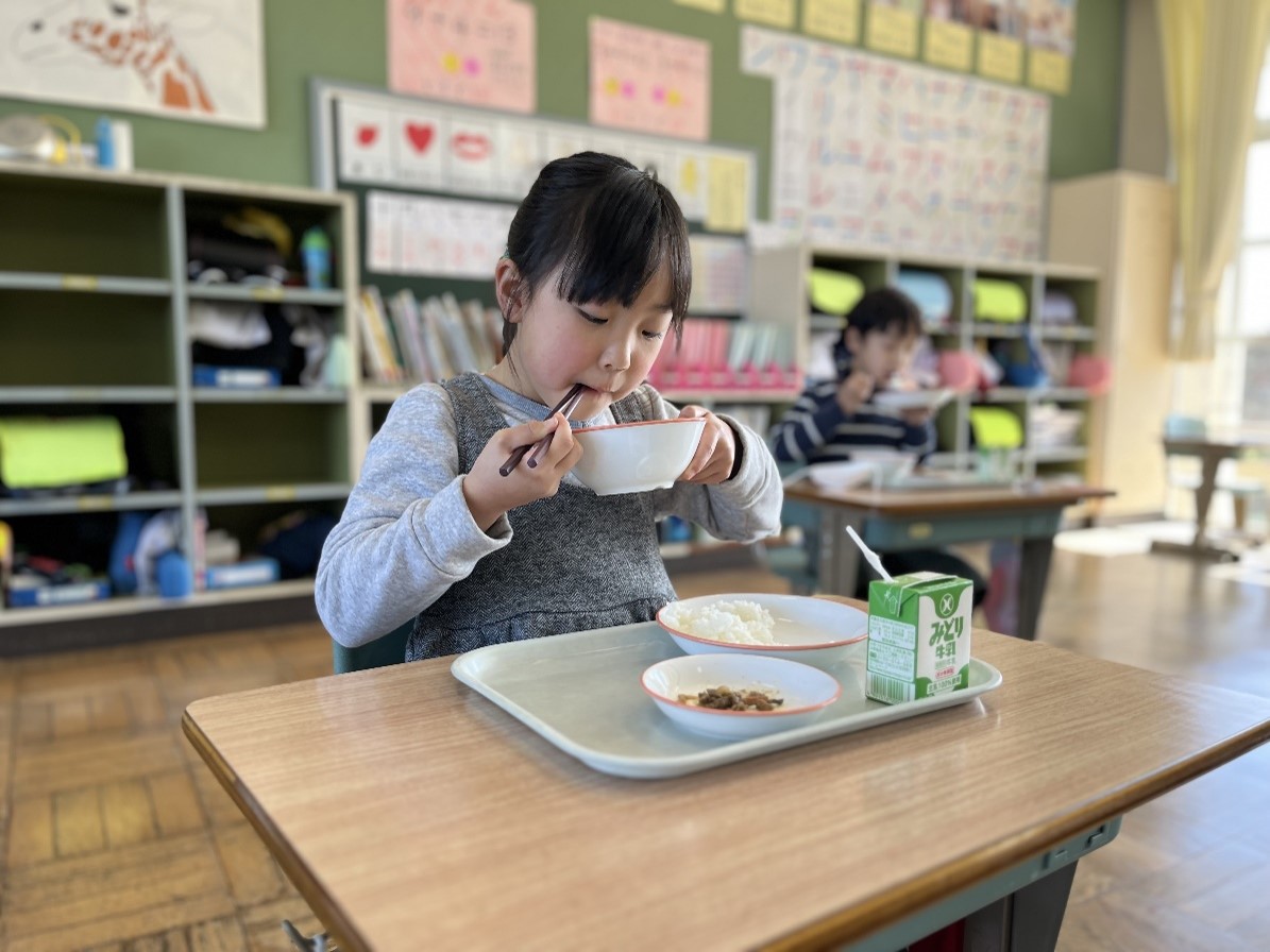 学校給食無償化事業