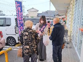 街頭啓発の様子