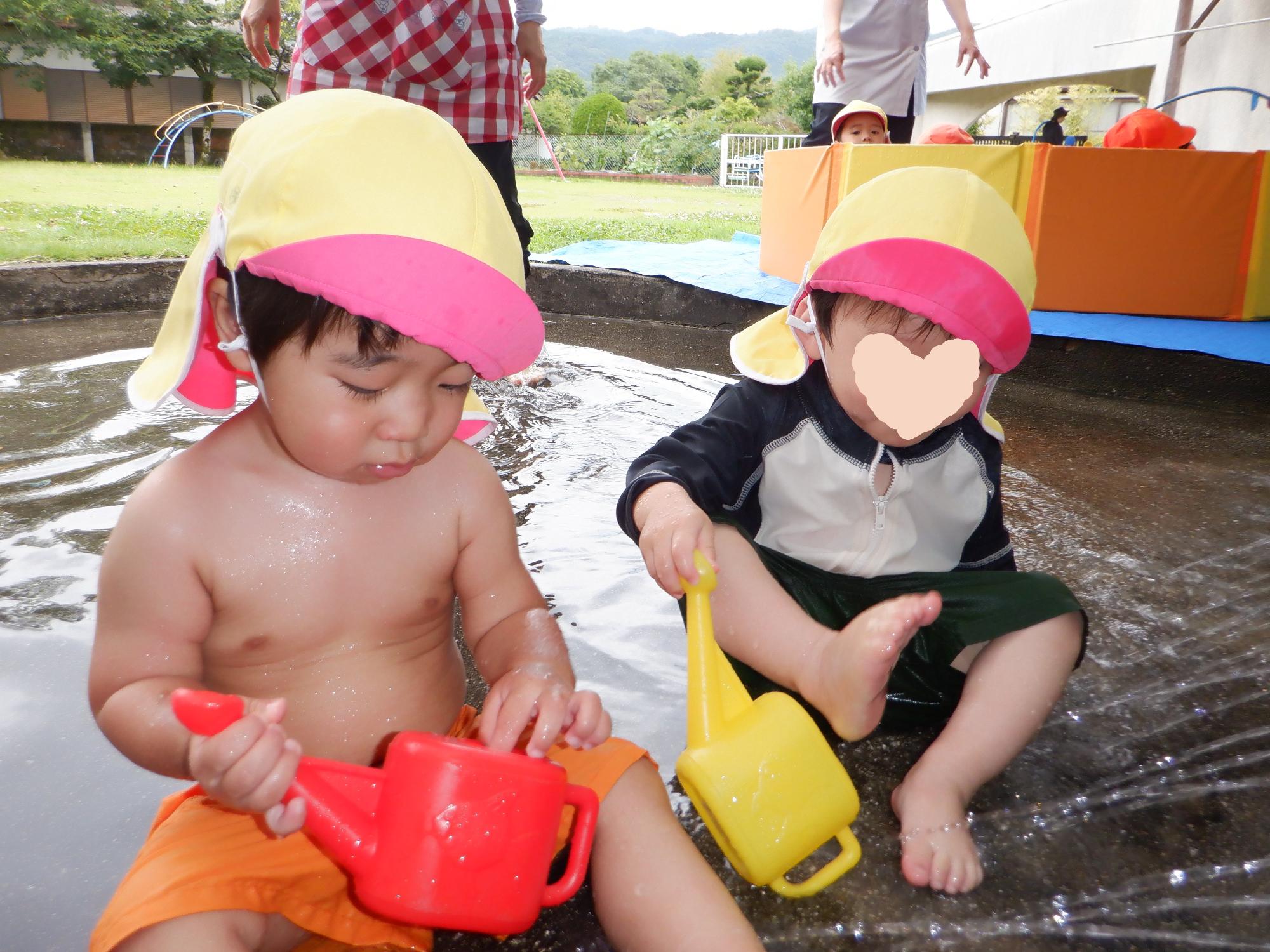 水遊びお。1歳児