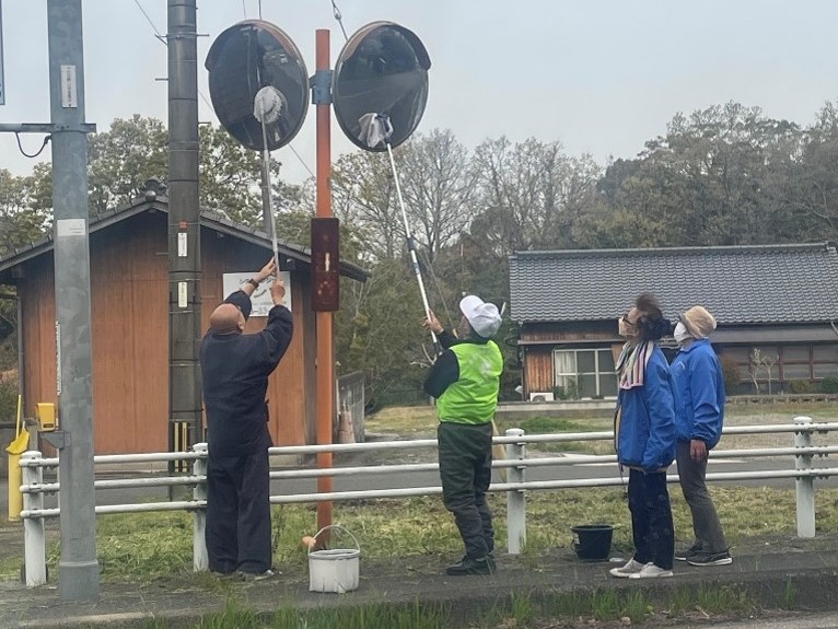 令和7年度カーブミラー清掃状況2