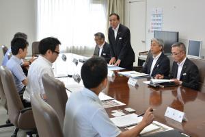 記者会見の様子