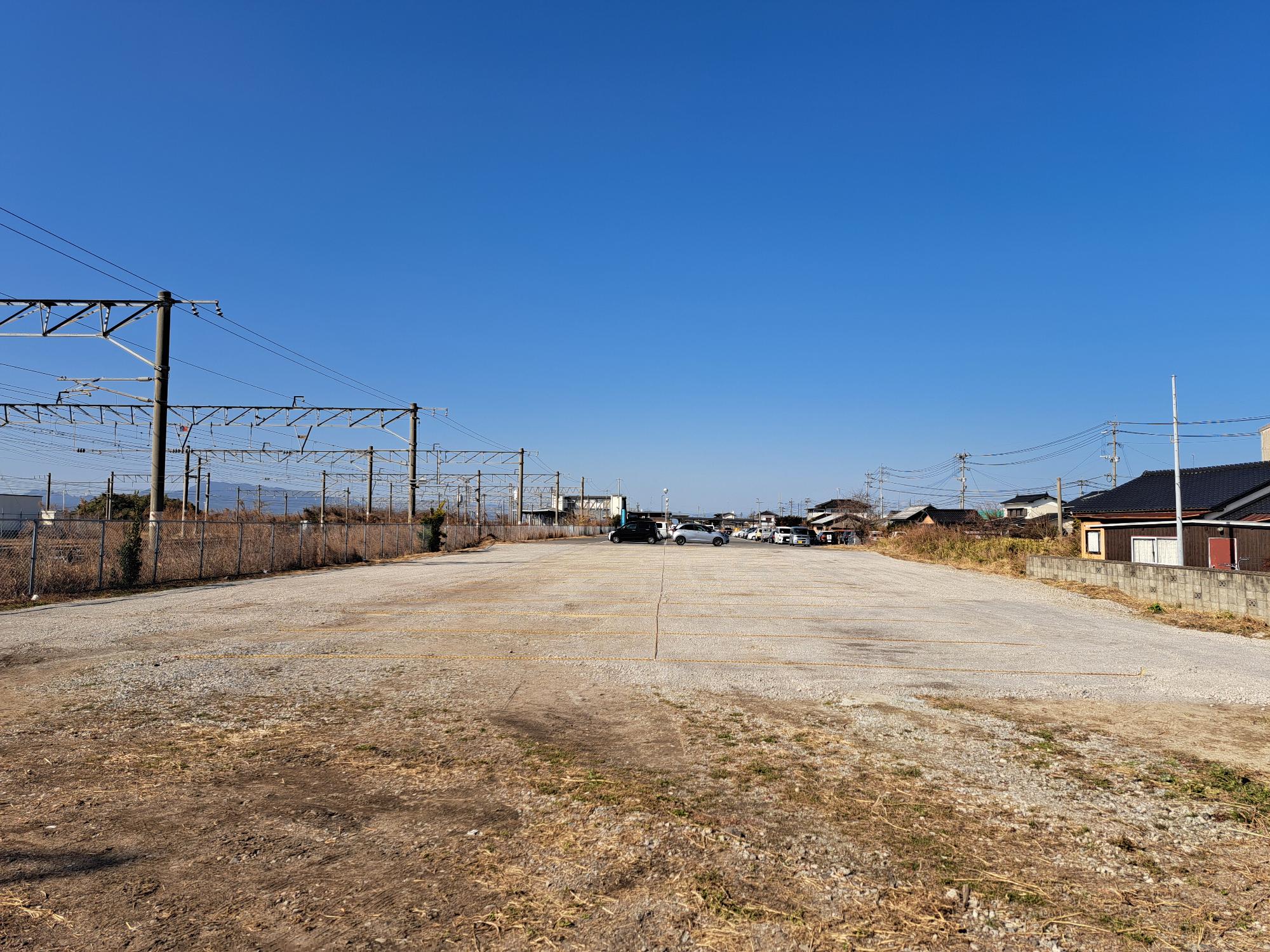 仮設駐車場東側から望む