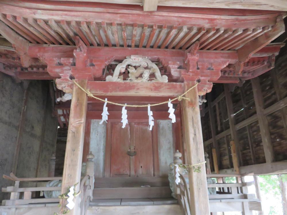 百体神社の本殿