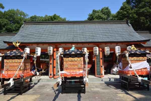Portable shrines ready to depart from the Tongu