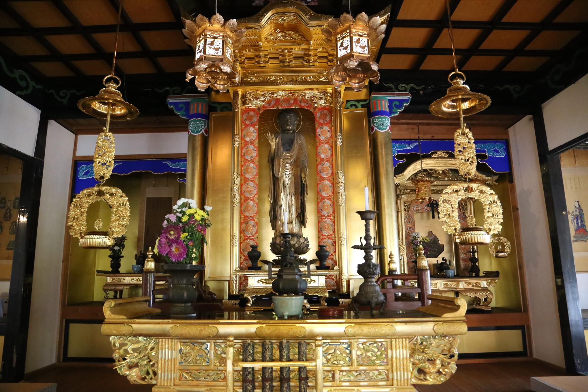 Statue of Amida Buddha