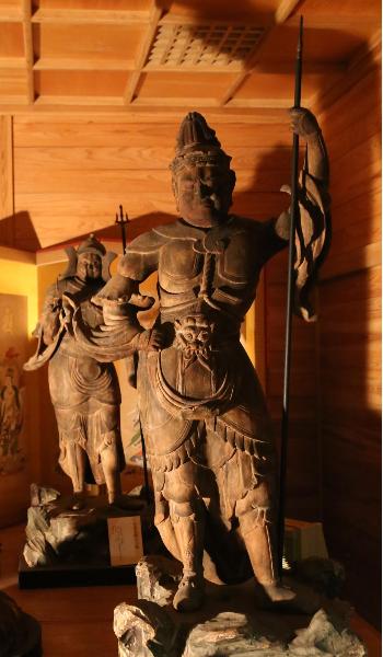 Statues of Jikokuten and Tamonten