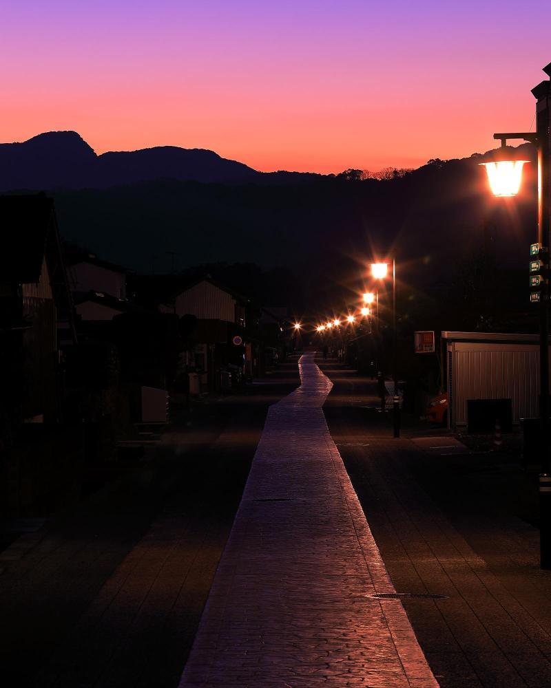 夜明け前の勅使街道