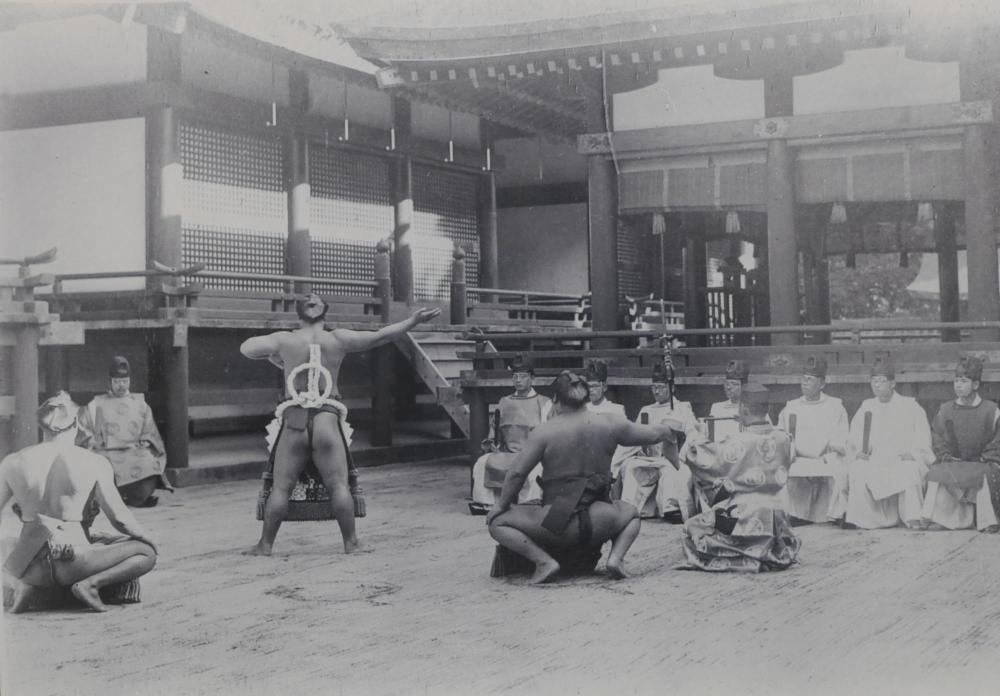 Futabayama performing a symbolic ring-entering ritual at Usa Jingu Shrine