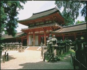 春日大社南門:提供 奈良市観光協会
