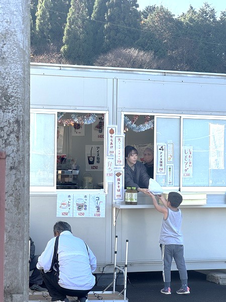 軽飲食販売活動 ちいさいお客さん