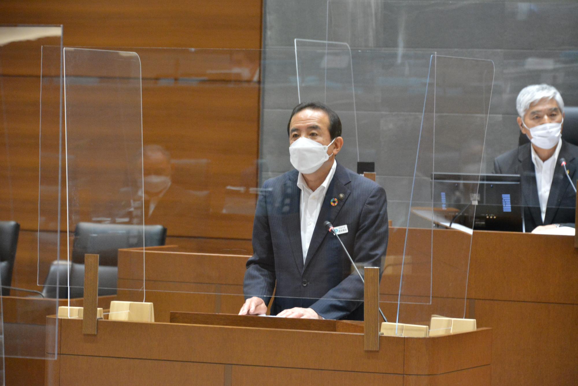 宇佐市長による提案理由説明