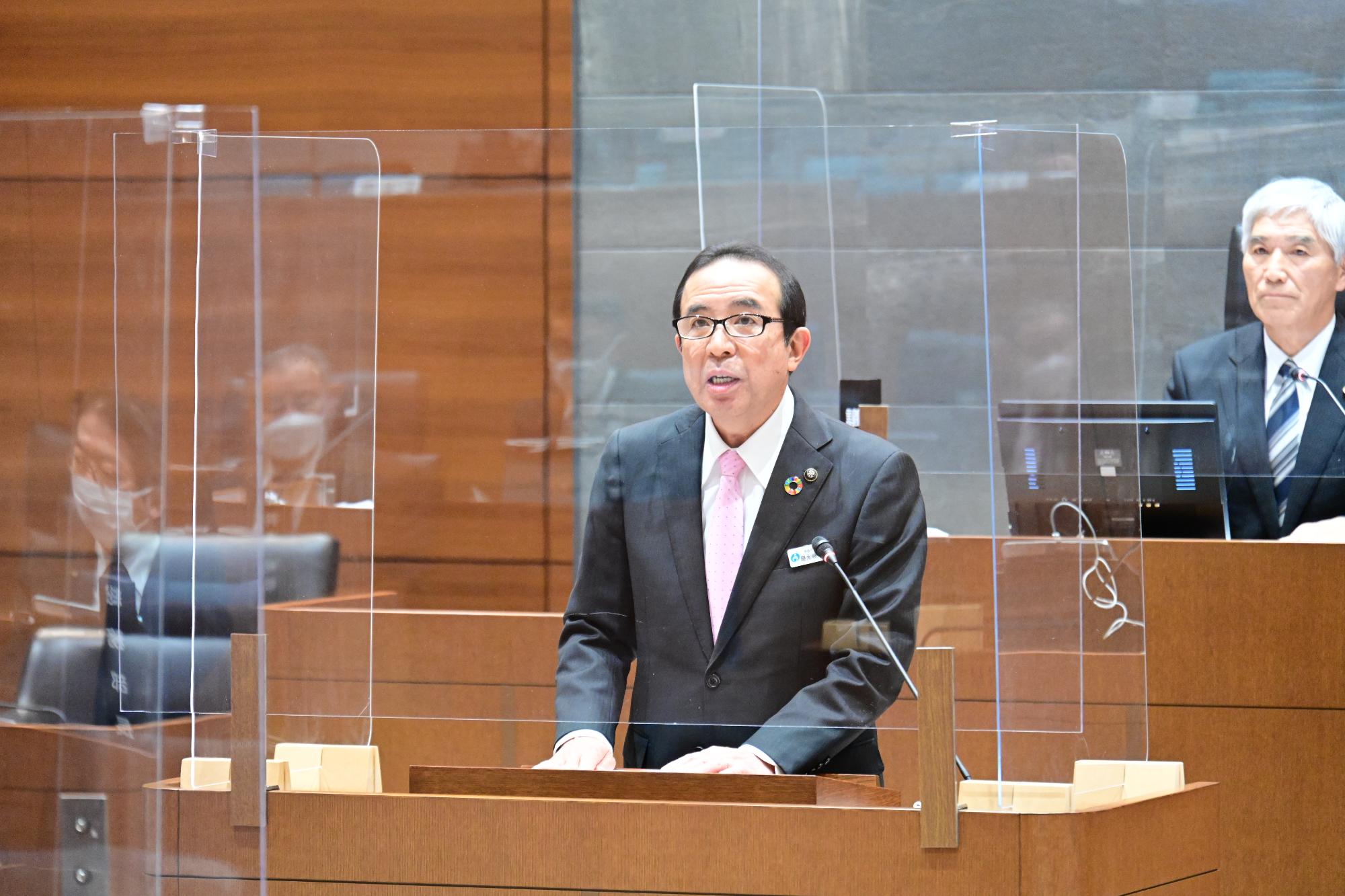 宇佐市長による提案理由説明