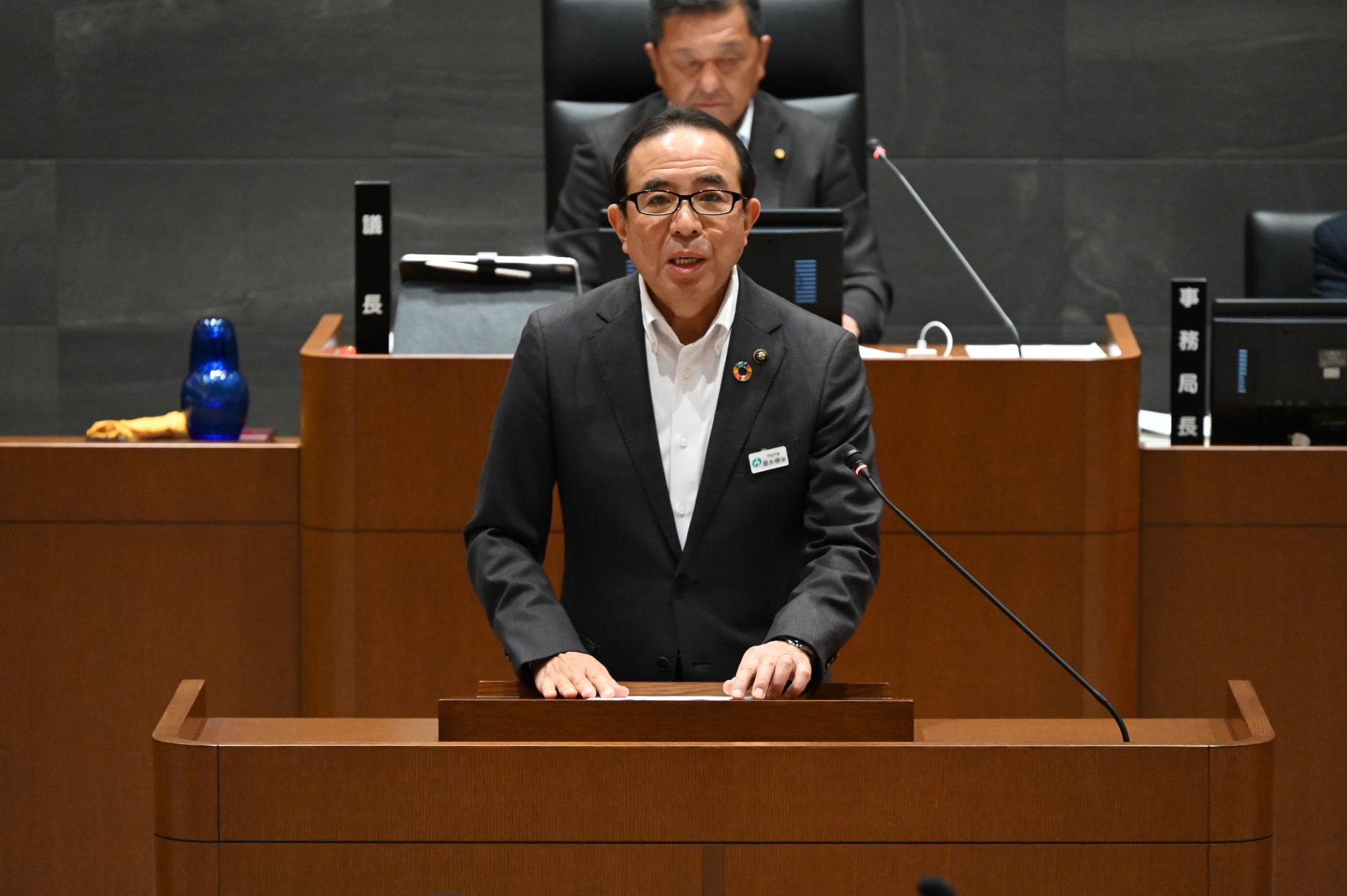 宇佐市長による提案理由説明