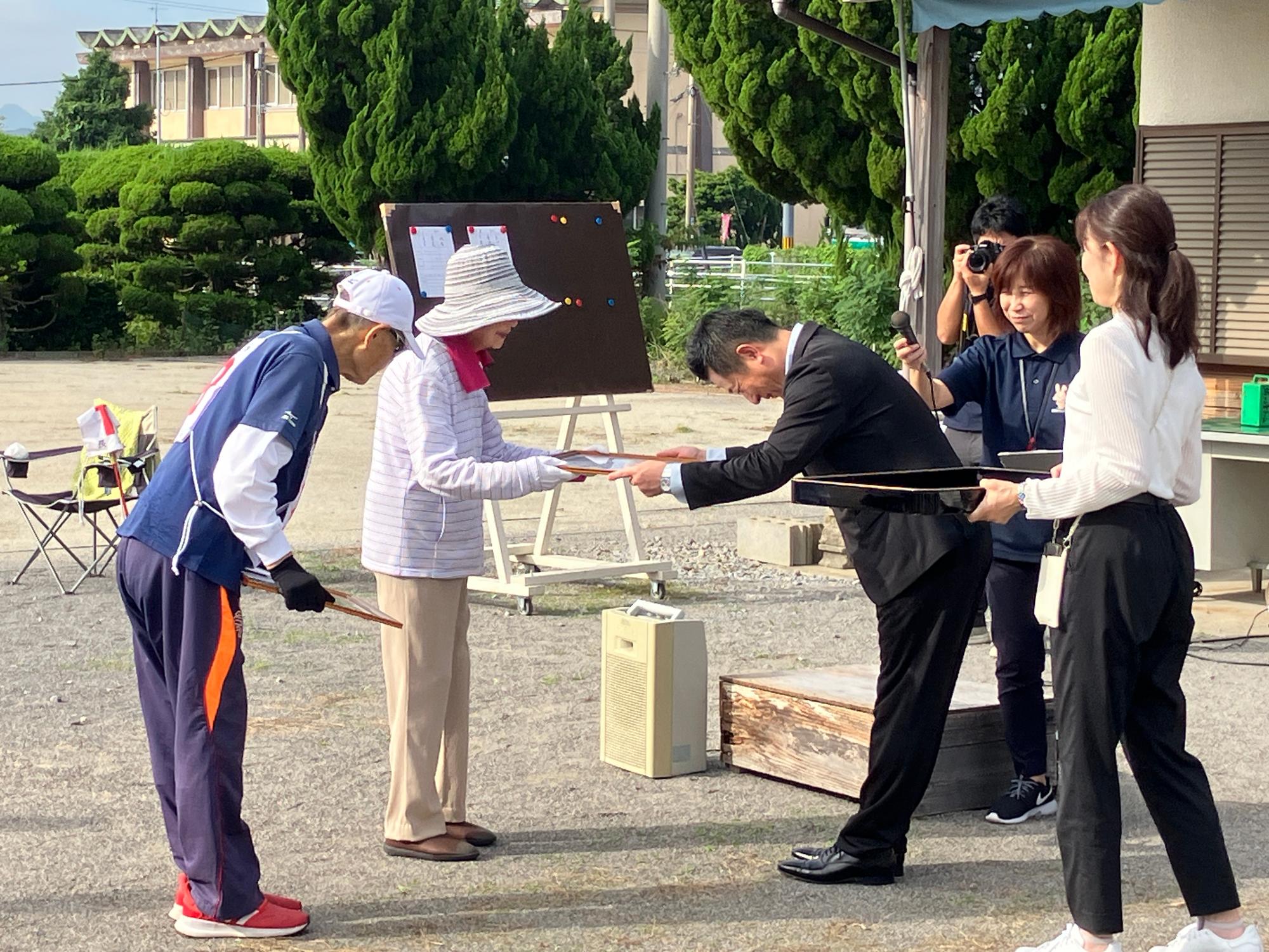 ゲートボール表彰0926
