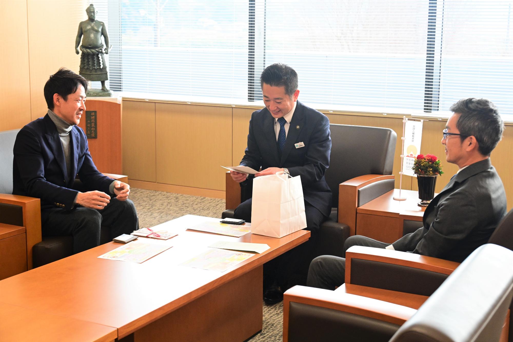 寄附金贈呈式1216