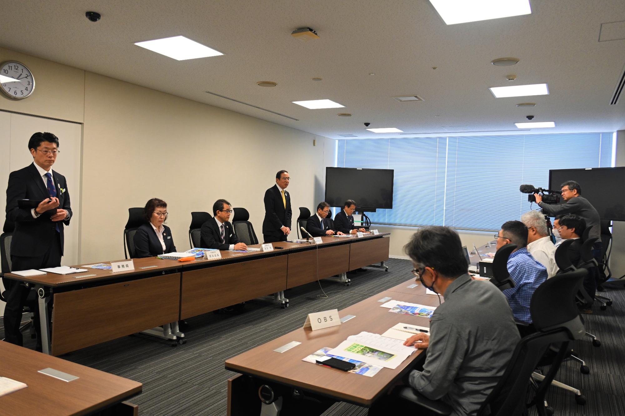 記者会見0418