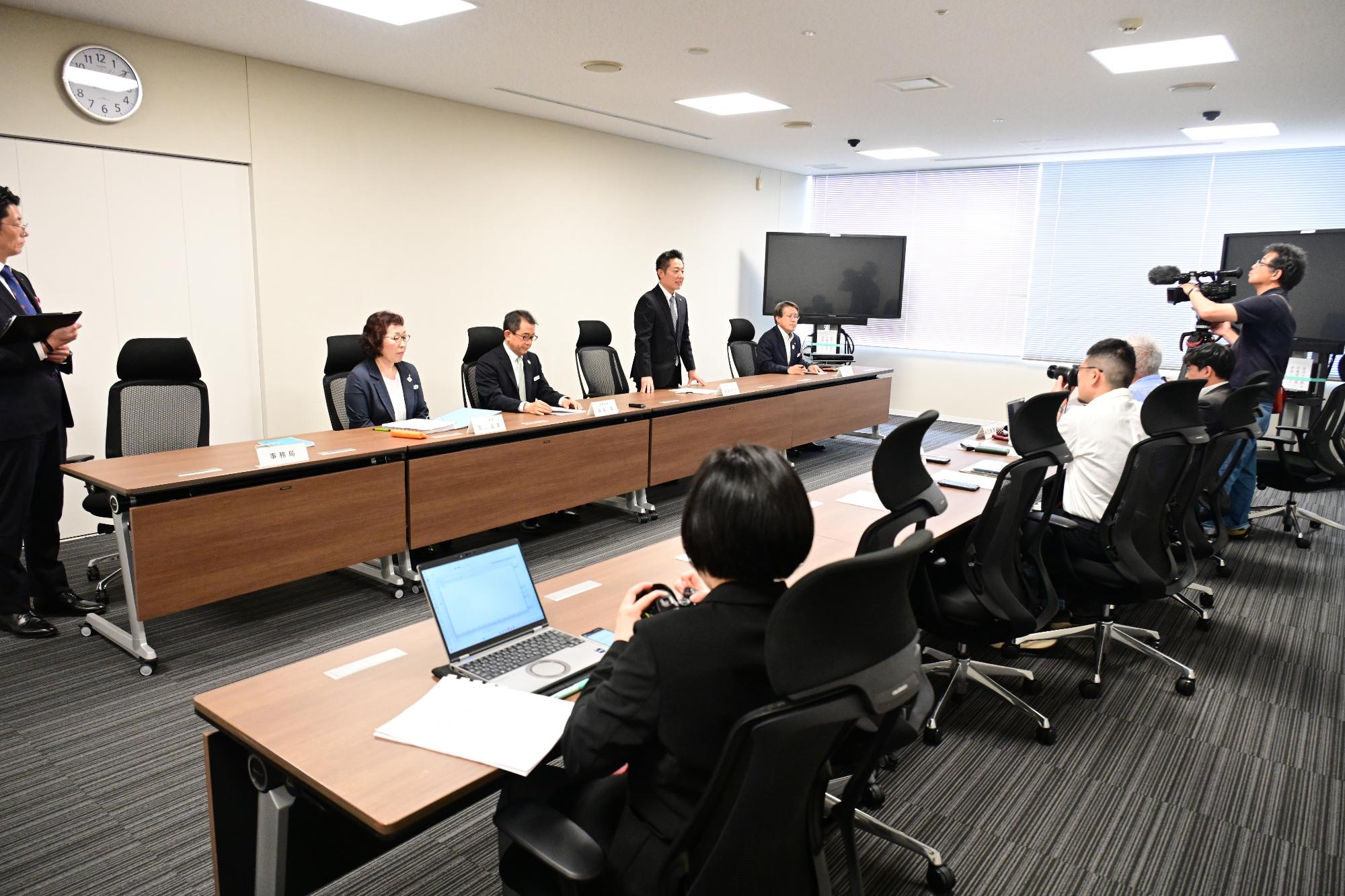 記者会見0519