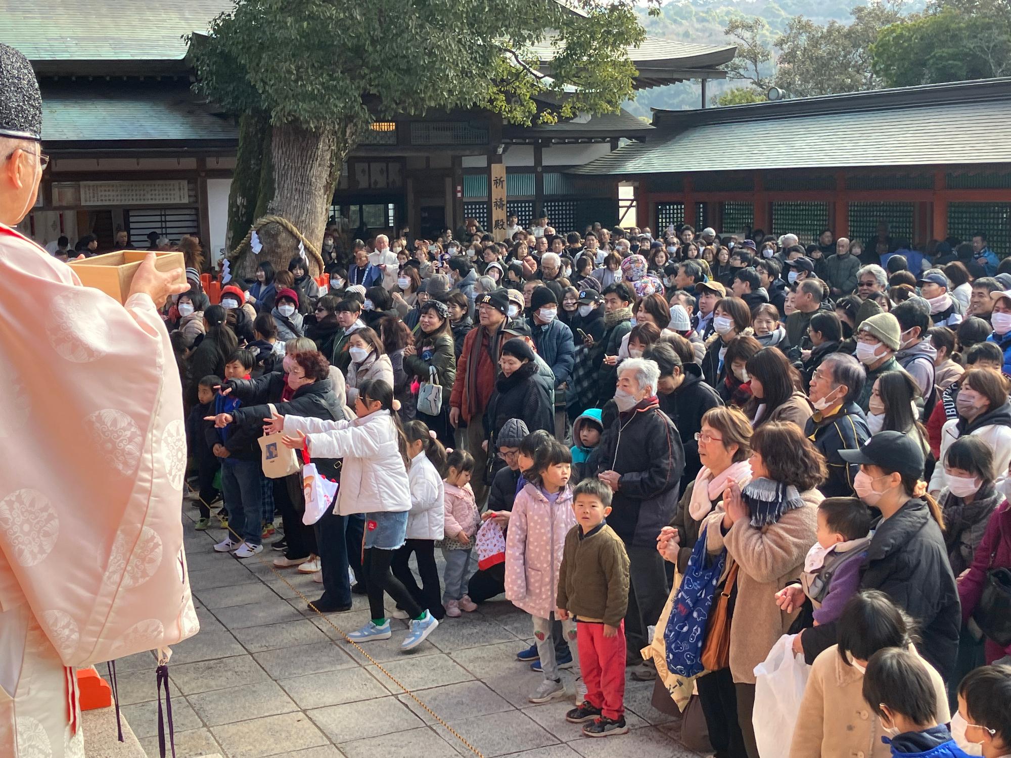 節分祭豆まき0201