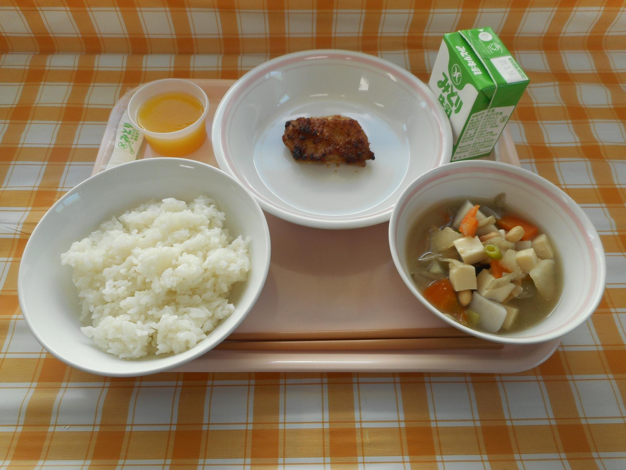 2021年2月8日の給食写真