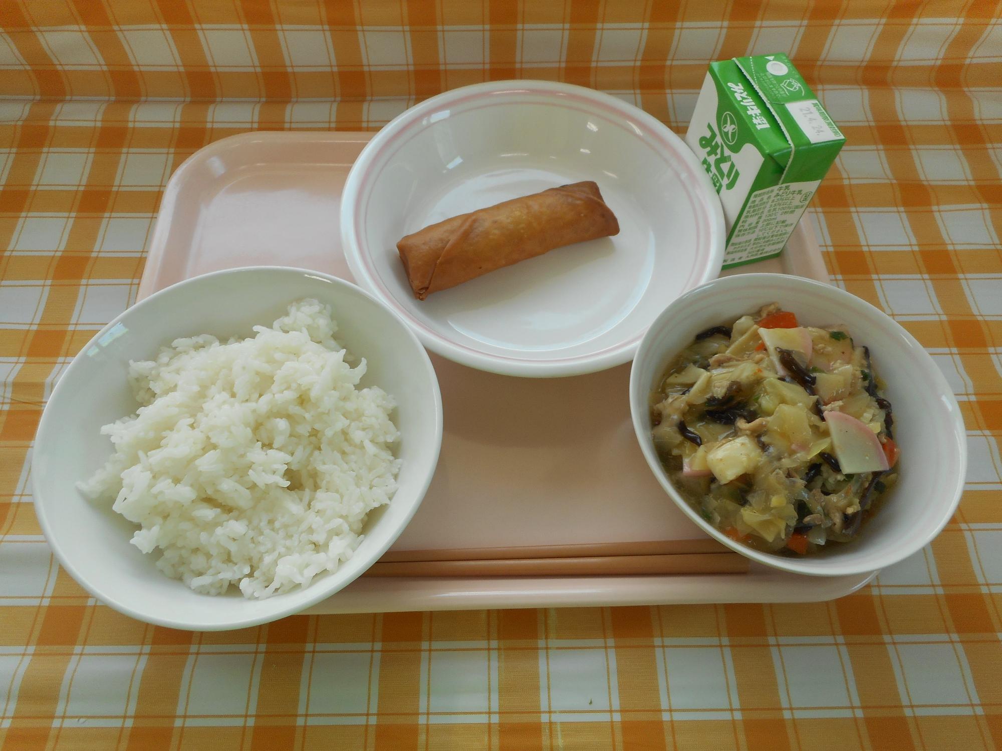 2021年4月15日の給食写真