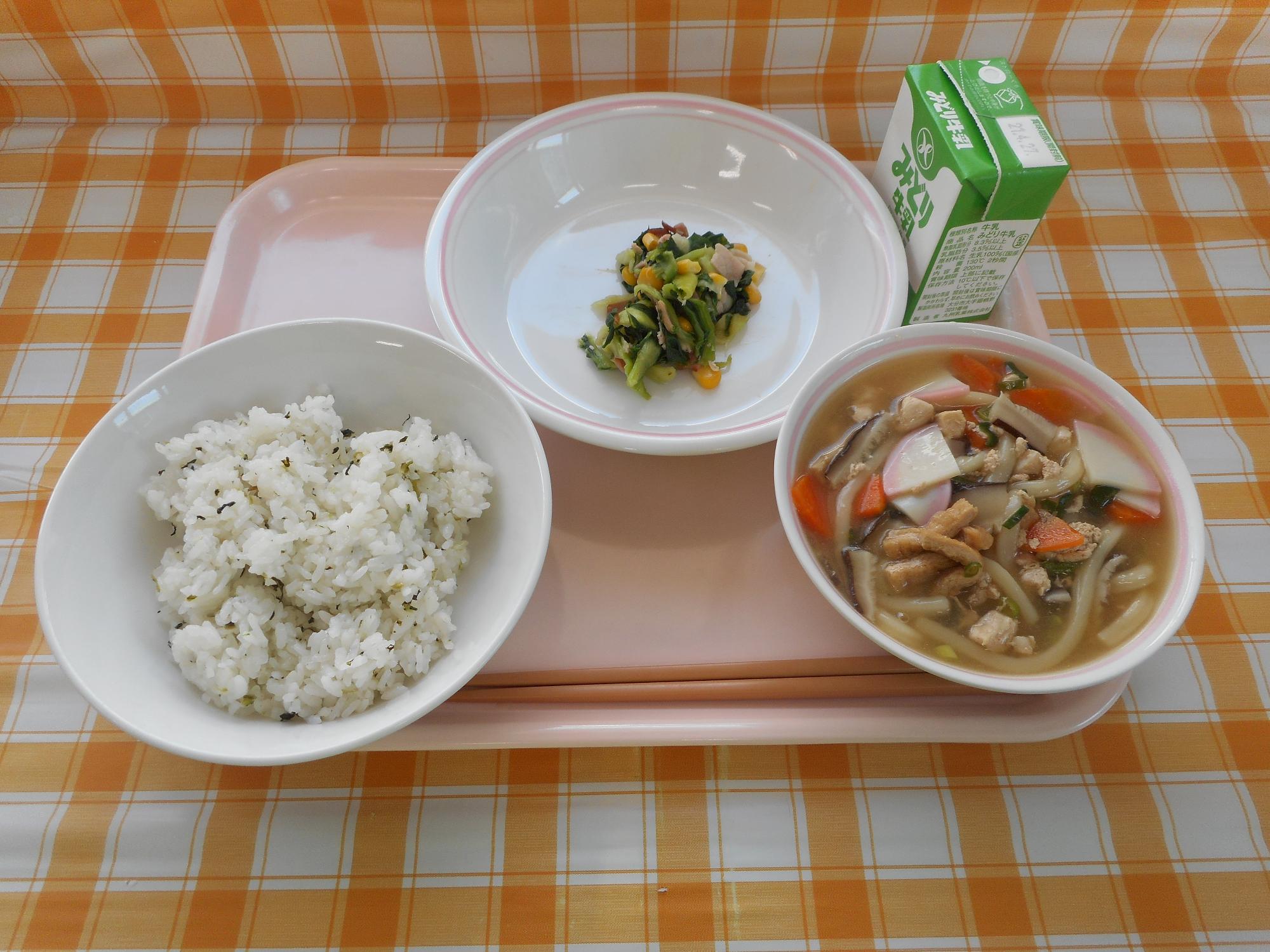 2021年4月19日の給食写真