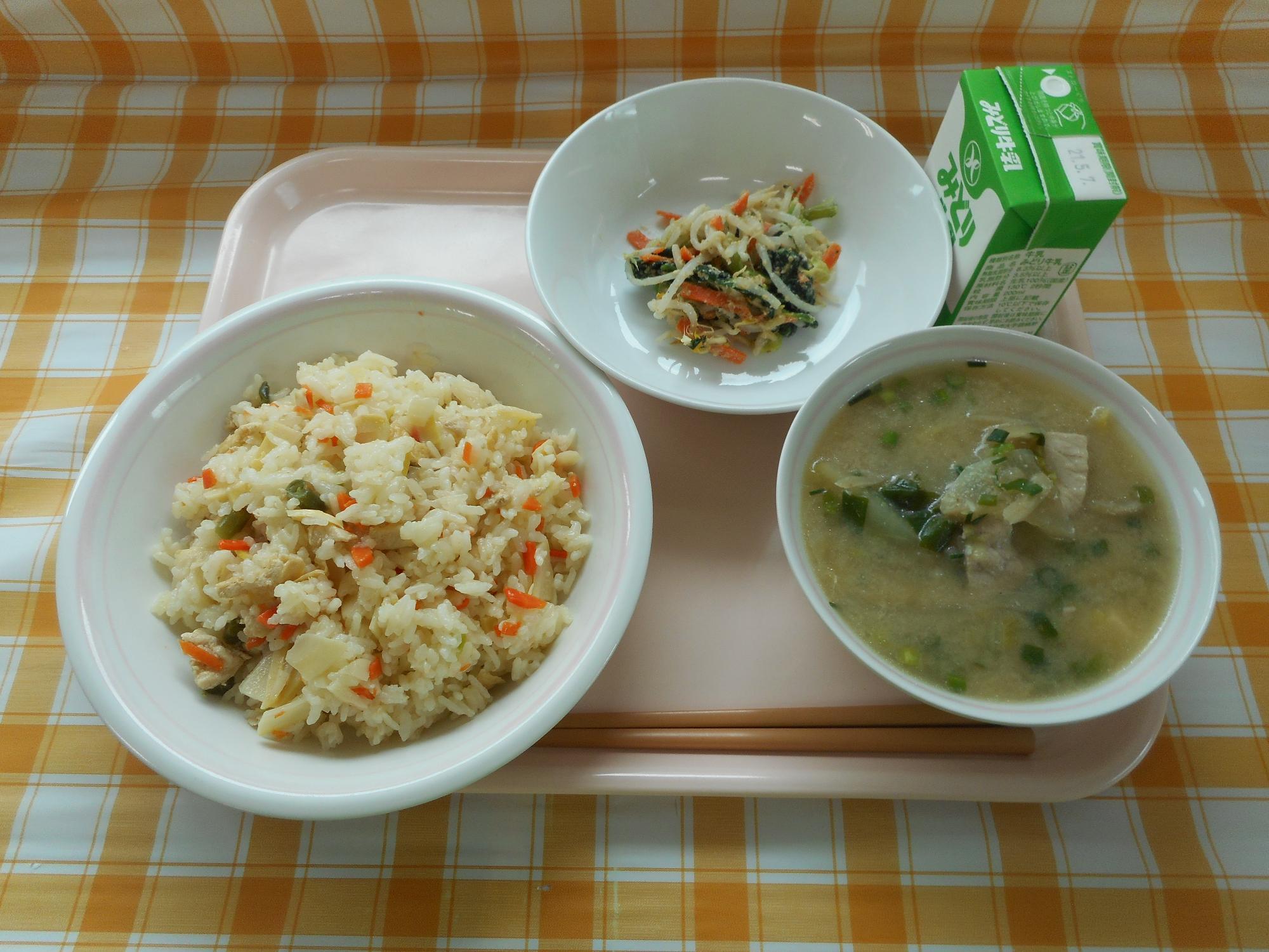 2021年4月28日の給食写真