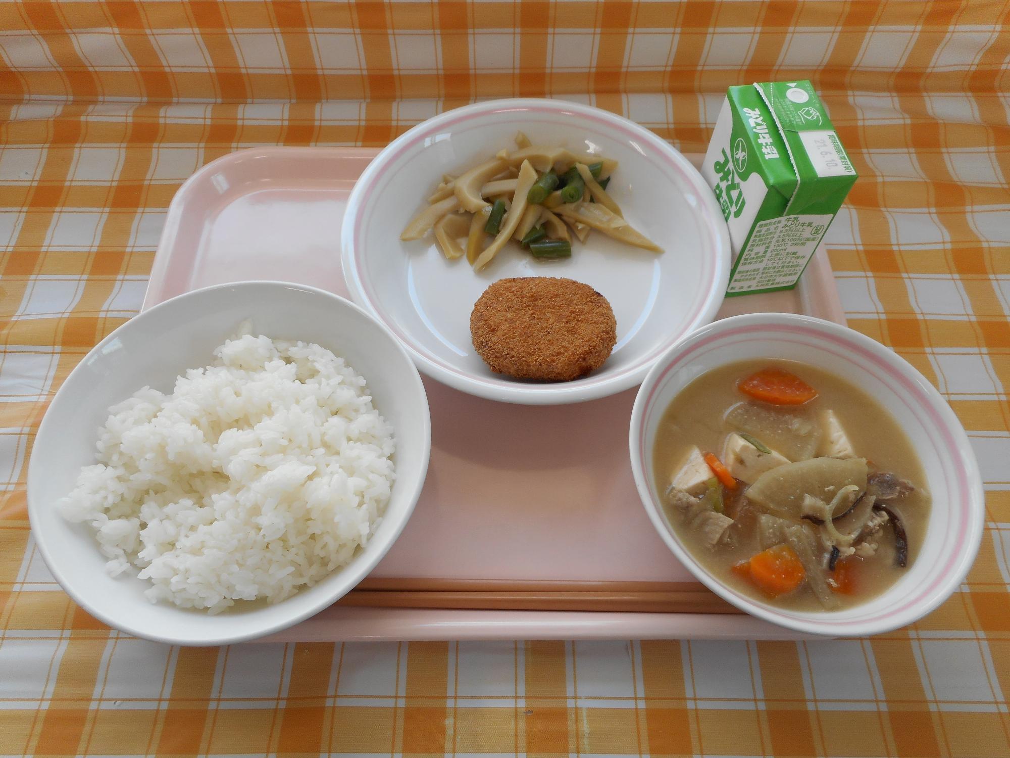 2021年6月1日の給食写真