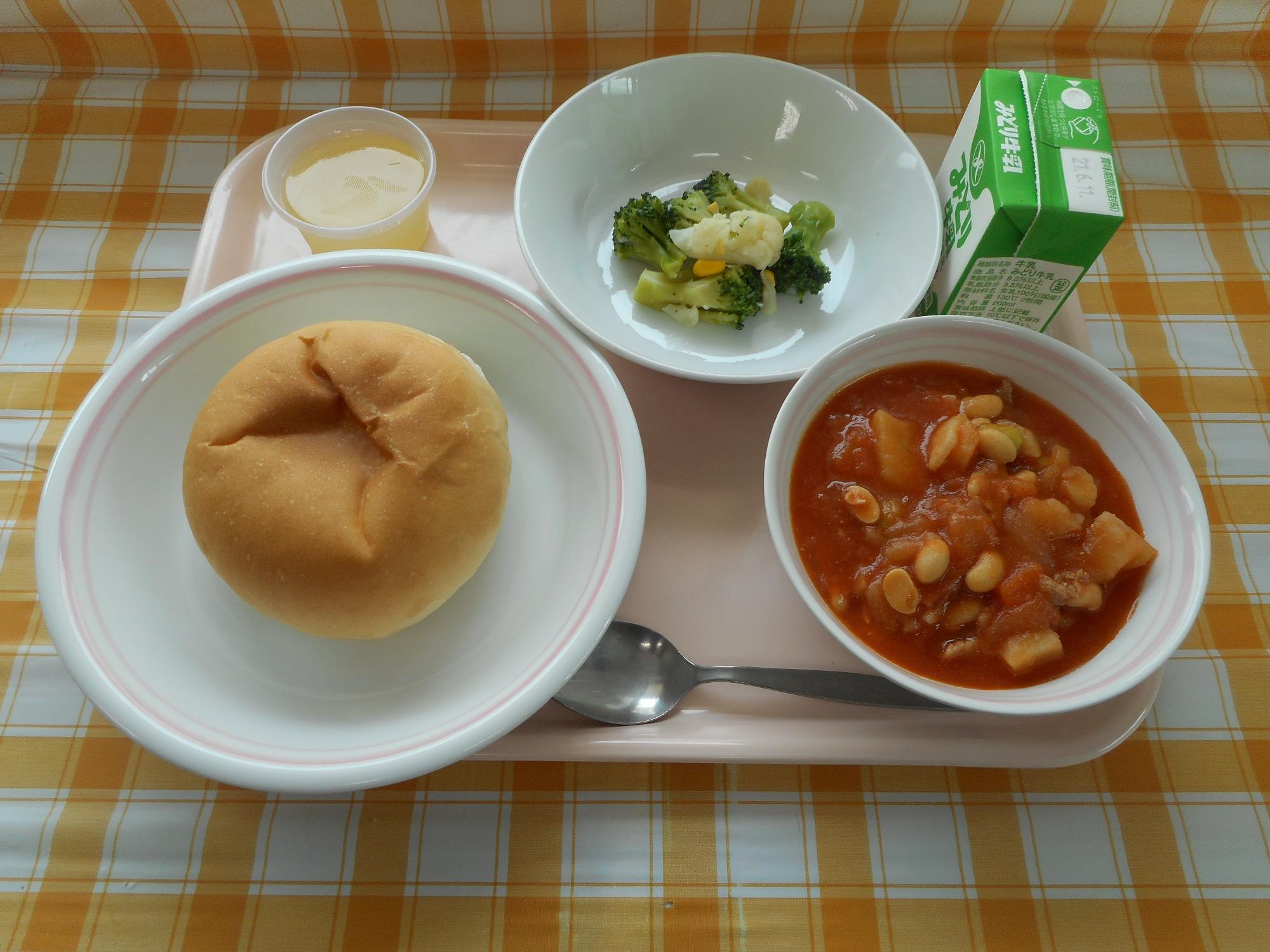 2021年6月2日の給食写真