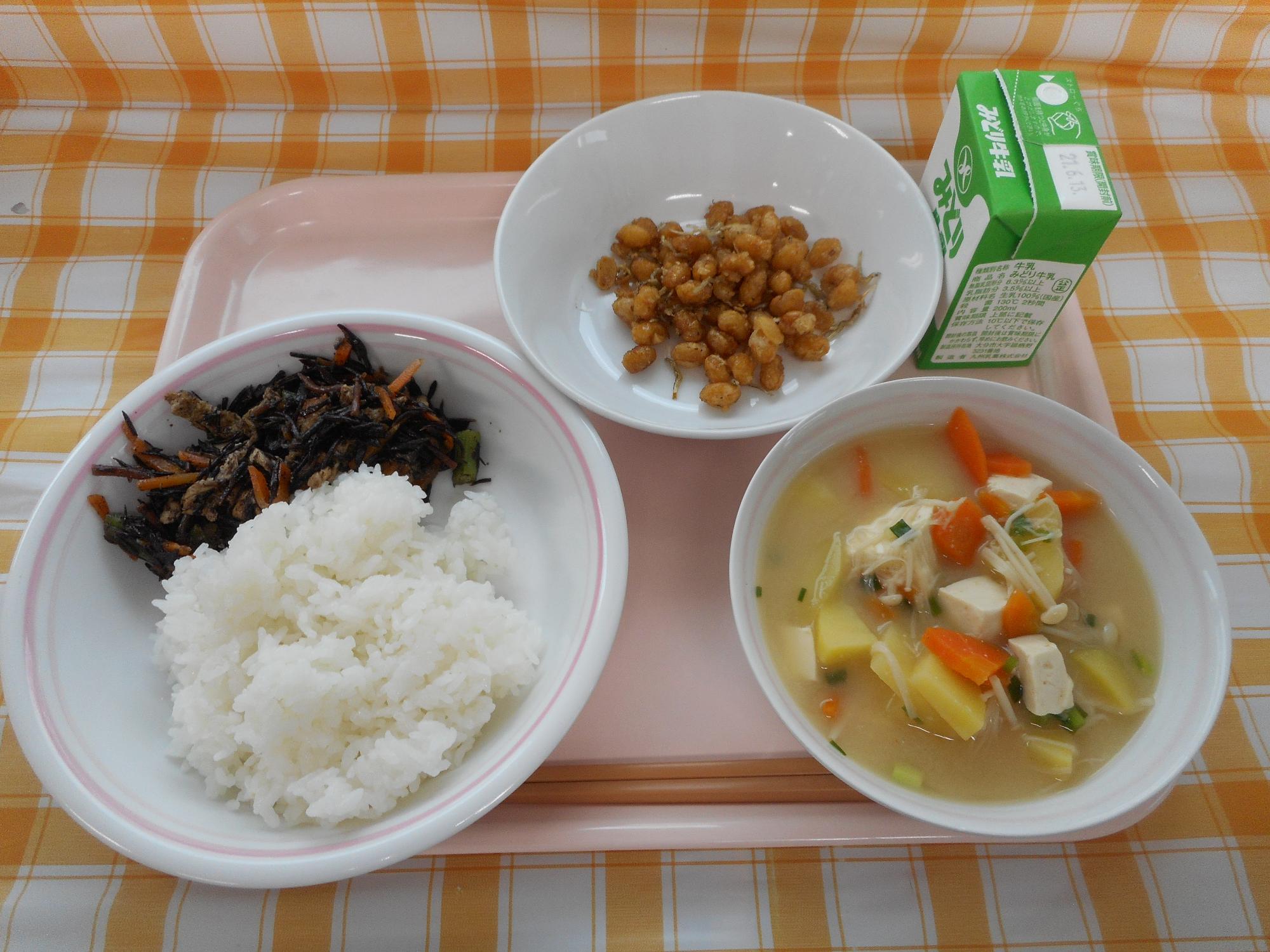 2021年6月4日の給食写真