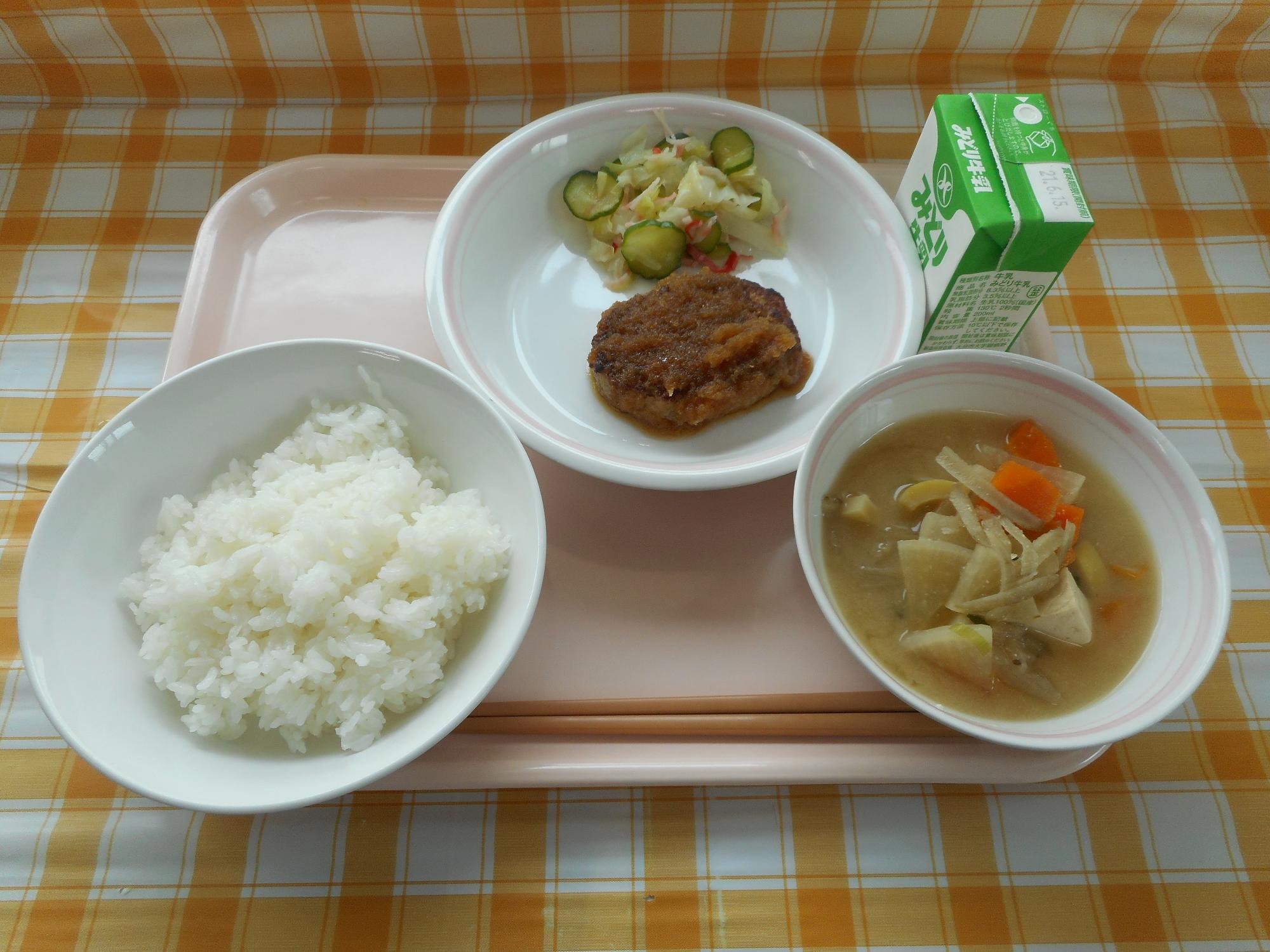 2021年6月7日の給食写真