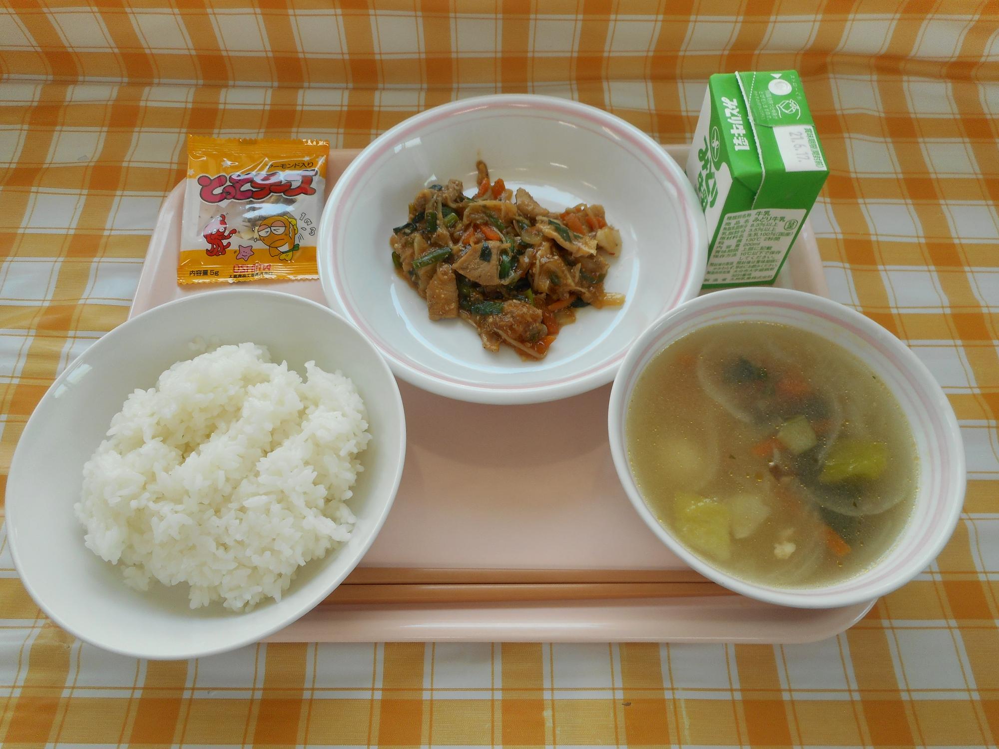 2021年6月8日の給食写真