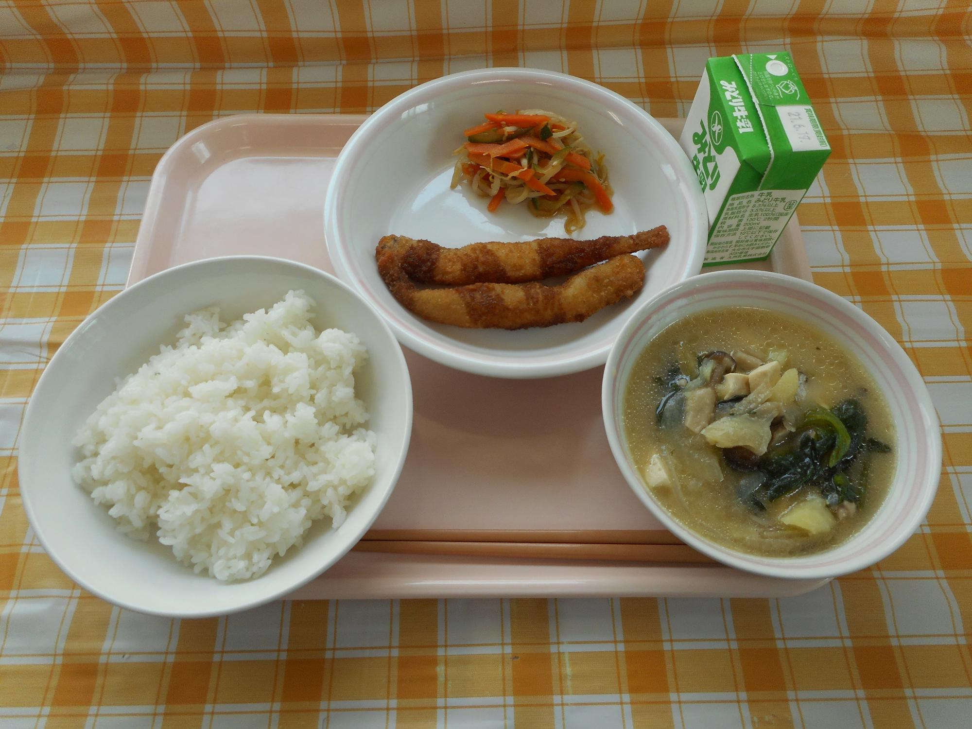 2021年6月10日の給食写真