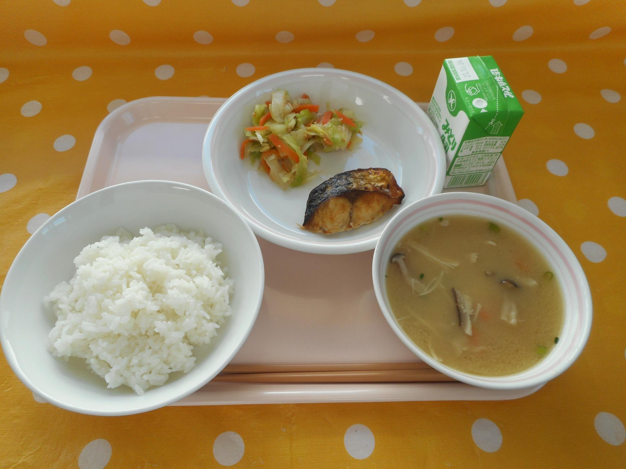 2021年10月15日の給食写真