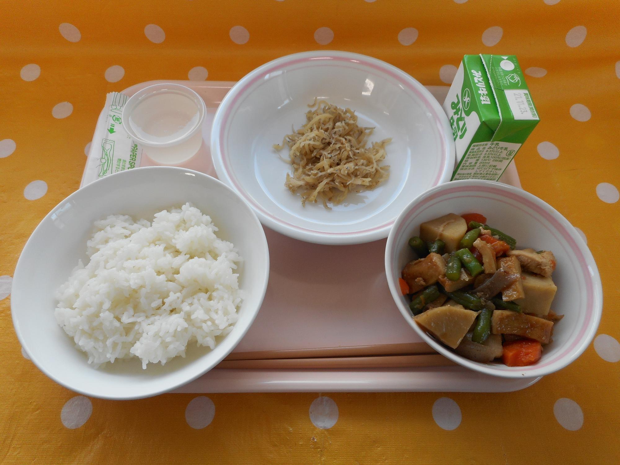 2021年11月15日の給食写真