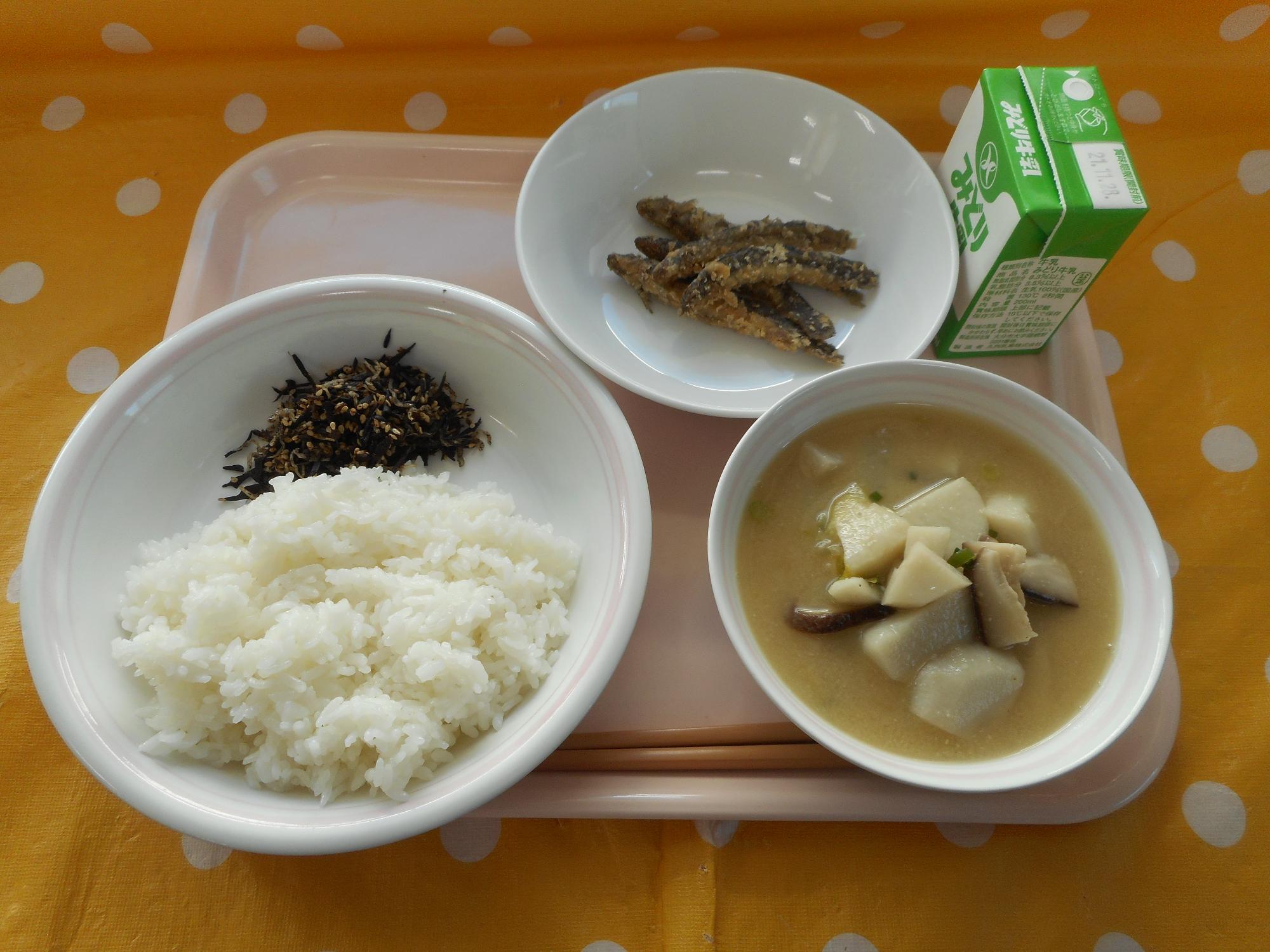2021年11月19日の給食写真