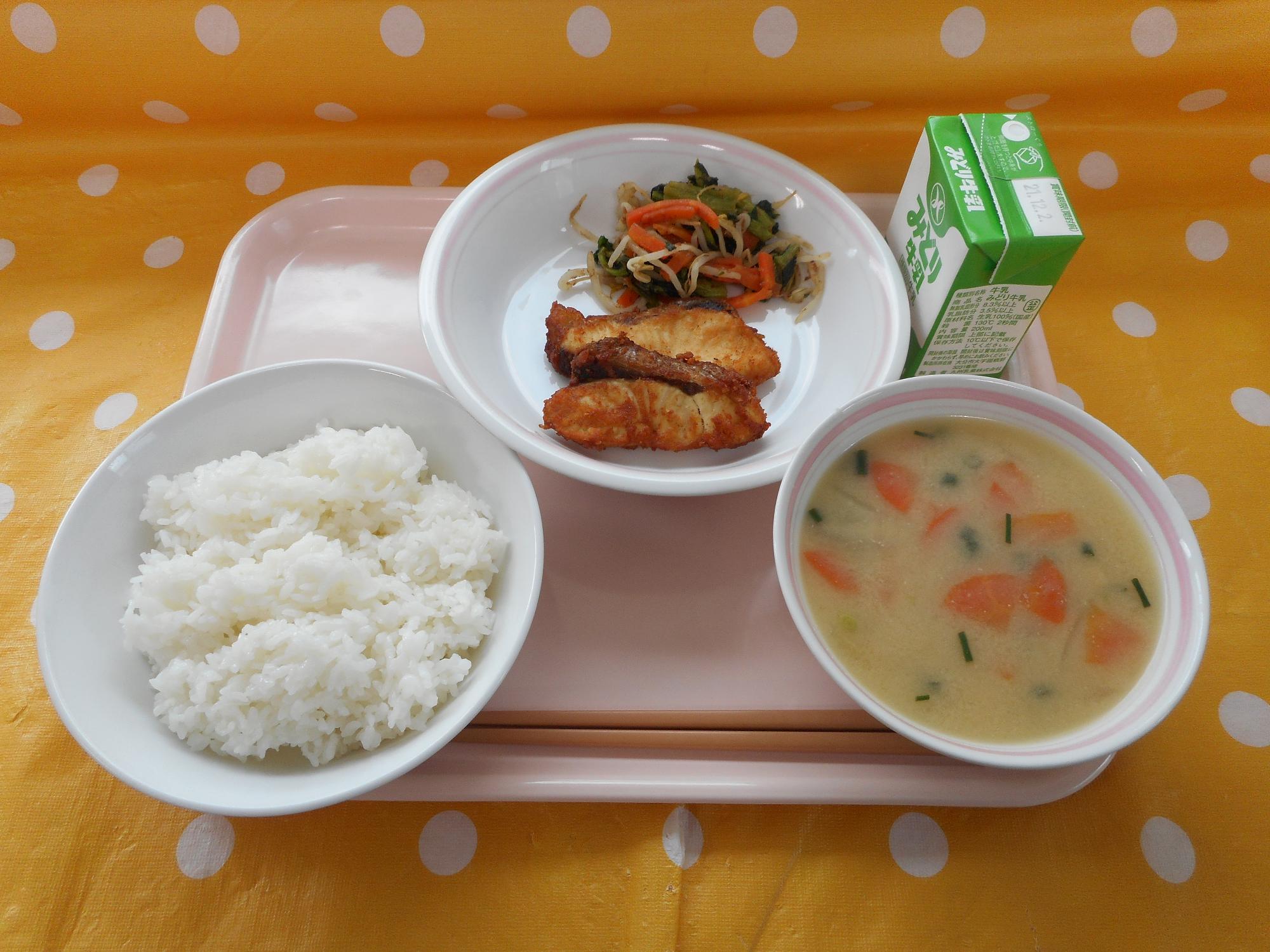 2021年11月24日の給食写真