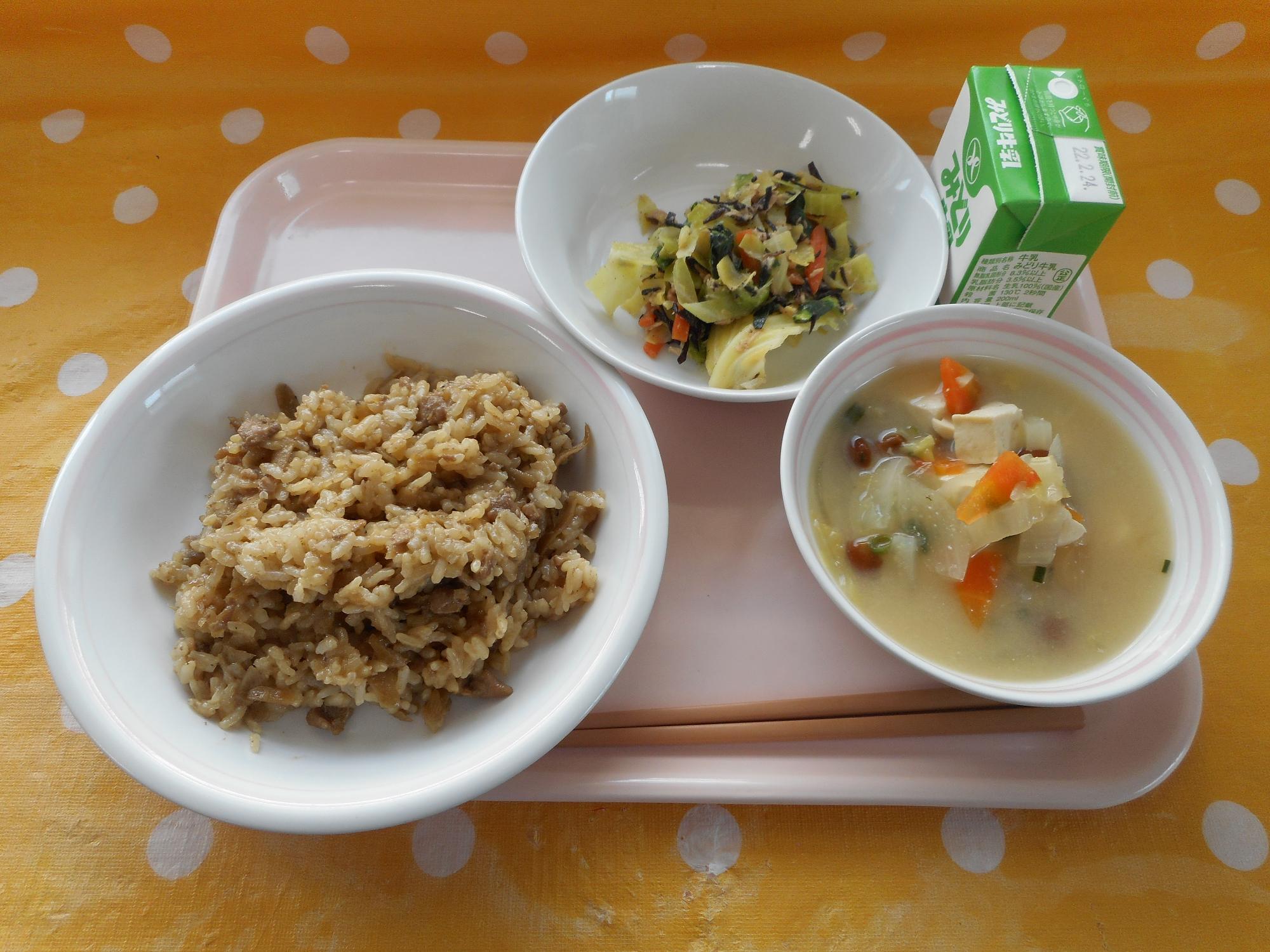2022年2月15日の給食写真