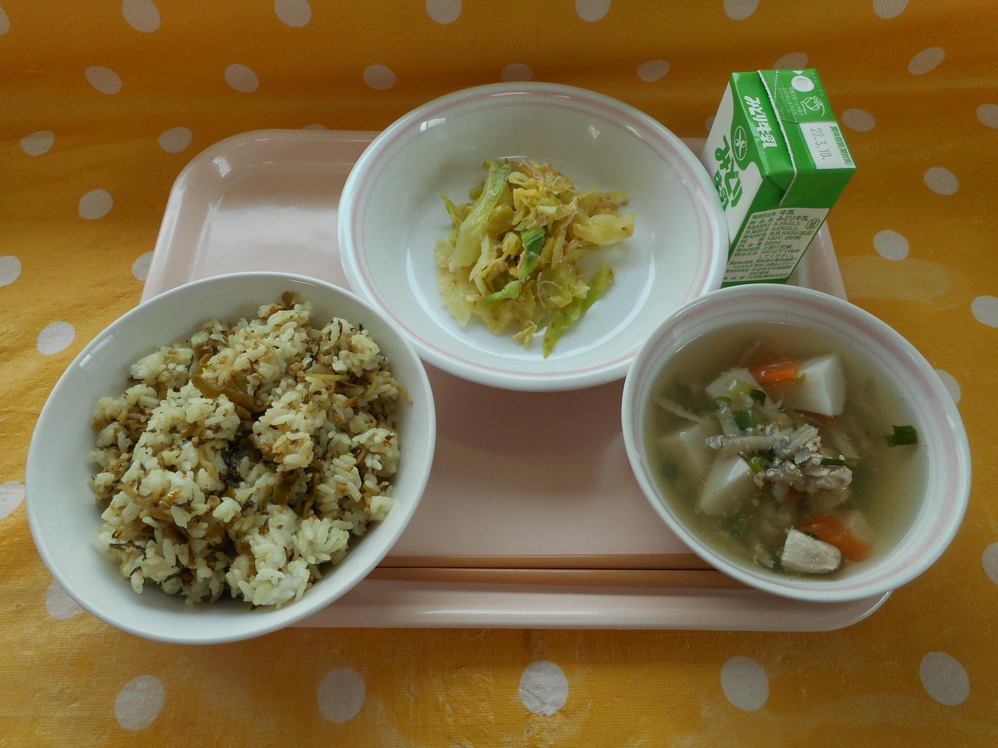 2022年3月1日の給食写真