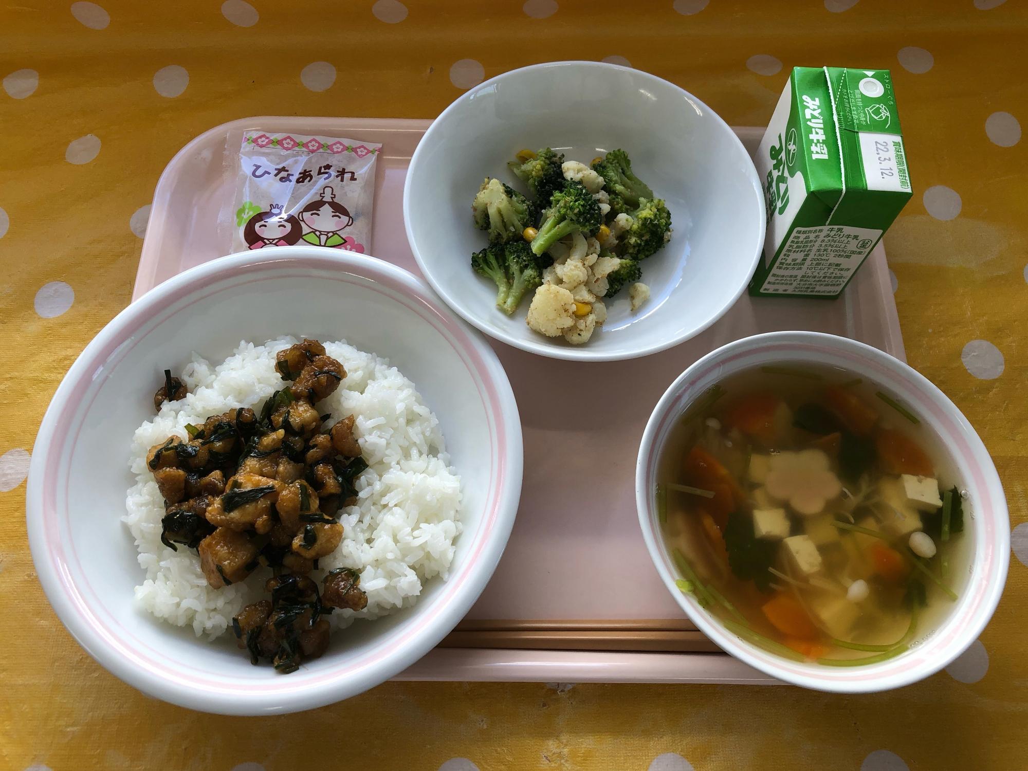 2022年3月3日の給食写真