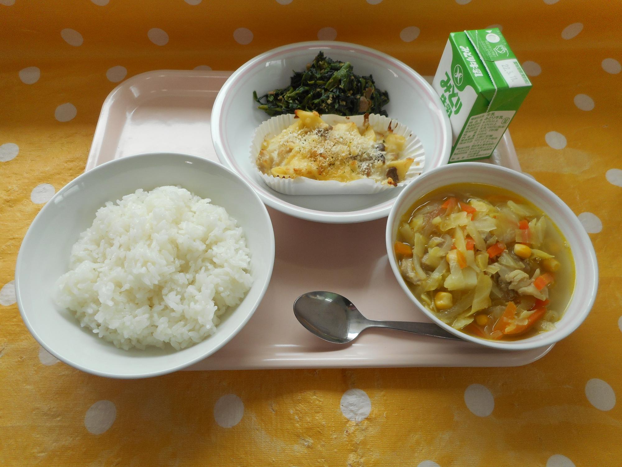 2022年3月4日の給食写真