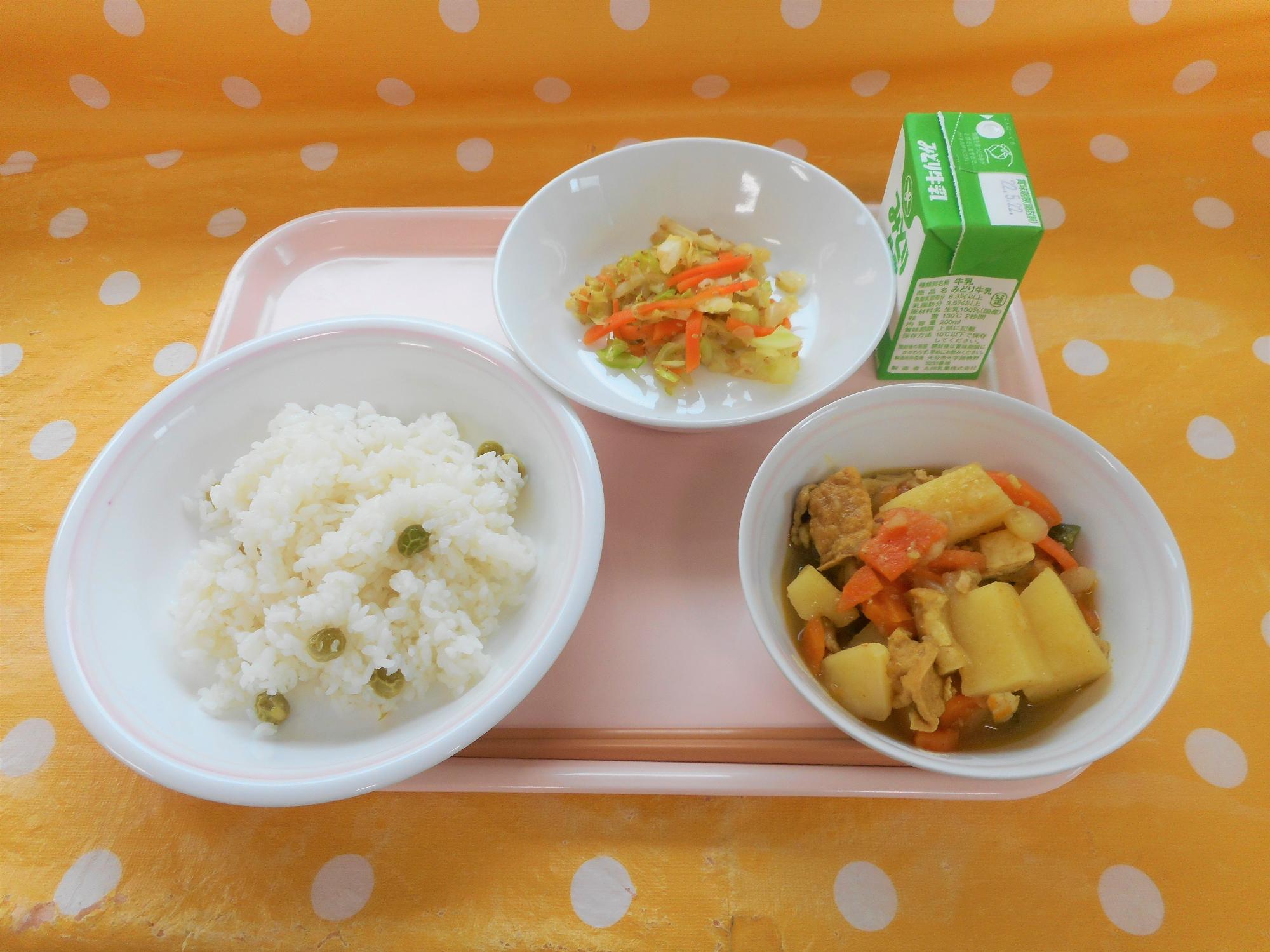 2022年5月13日の給食写真