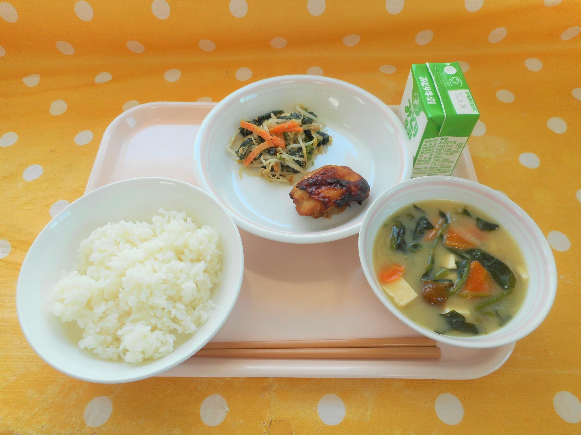 2022年5月17日の給食写真