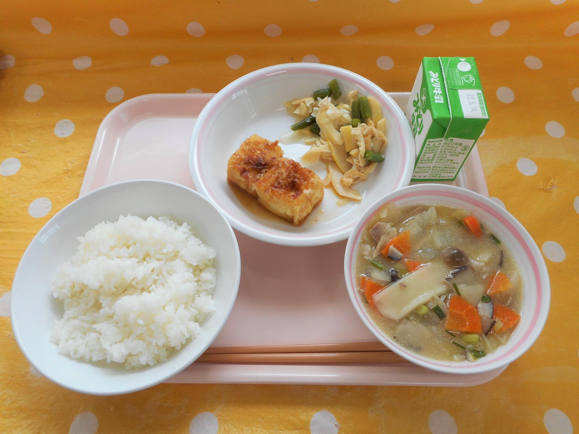 2022年6月6日の給食写真