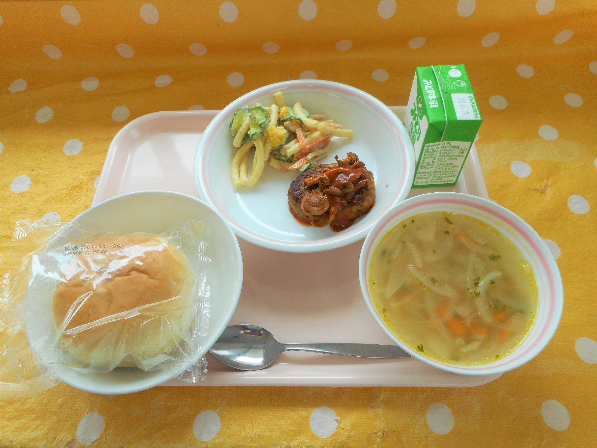 2022年6月8日の給食写真