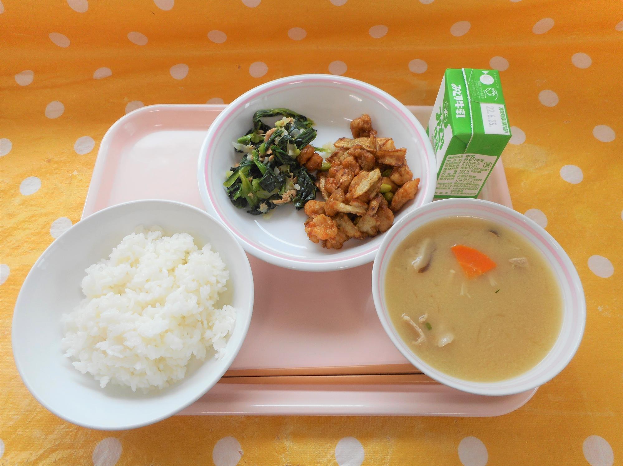 2022年6月14日の給食写真