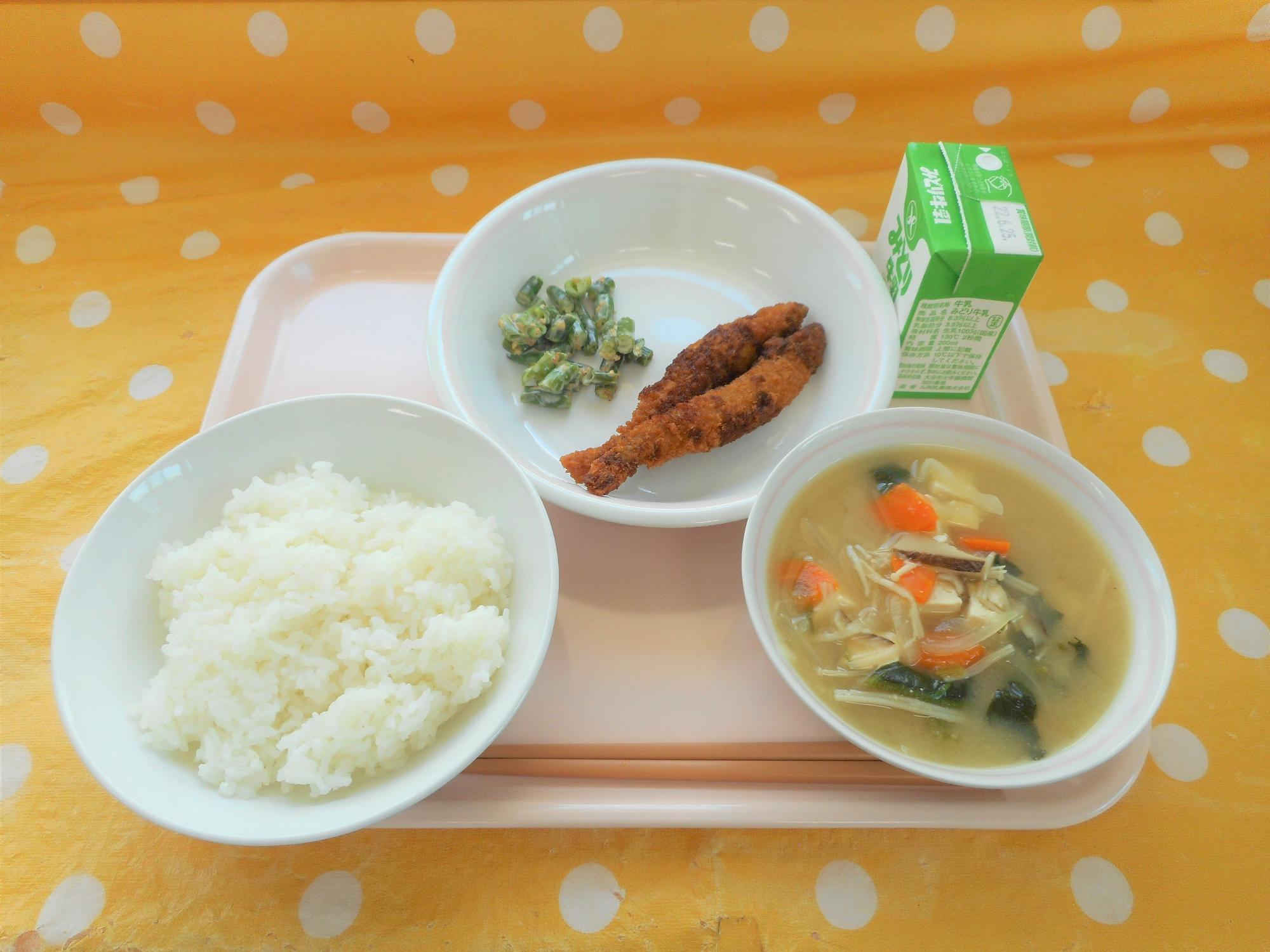 2022年6月16日の給食写真